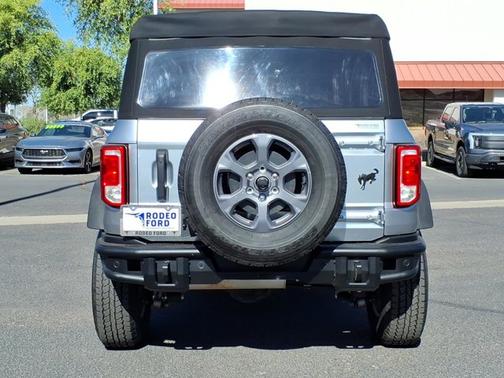 ICONIC SILVER METALLIC 2023 Ford Bronco BLACK DIAMOND