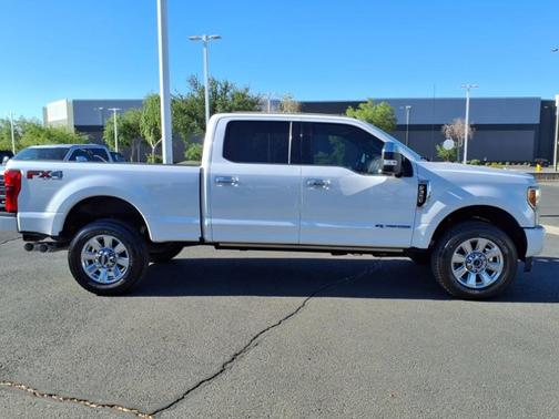 2017 Ford F-350 PLATINUM