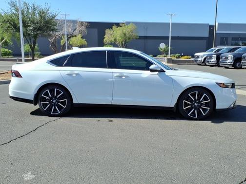 White 2024 Honda Accord TOURING