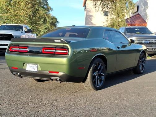 2022 Dodge Challenger SXT