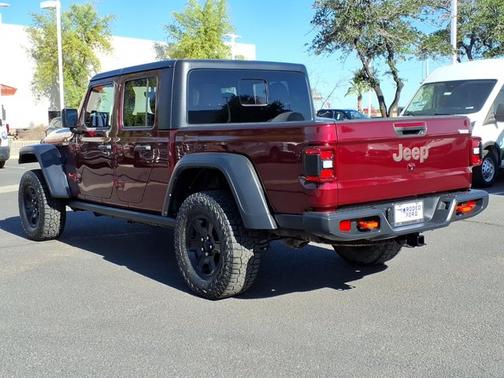 Snazzberry Pearlcoat 2022 Jeep Gladiator MOJAVE