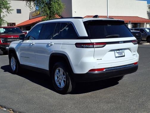 2023 Jeep Grand Cherokee LAREDO