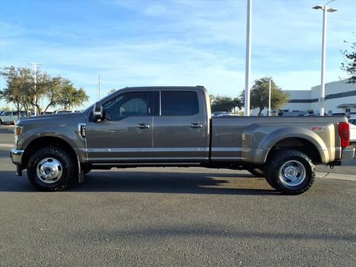 2022 Ford F-350 LARIAT SUPER DUTY