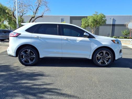 2022 Ford Edge ST