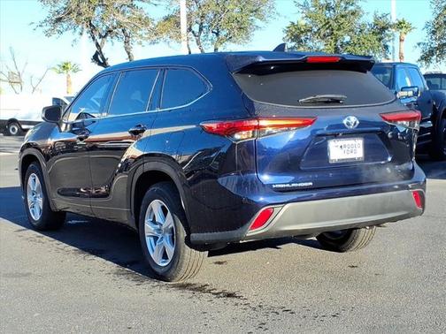 2022 Toyota Highlander L