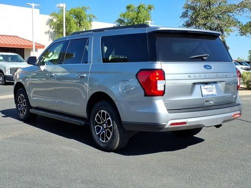 ICONIC SILVER METALLIC 2024 Ford Expedition XLT
