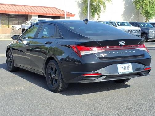 Phantom Black 2021 Hyundai ELANTRA SEL
