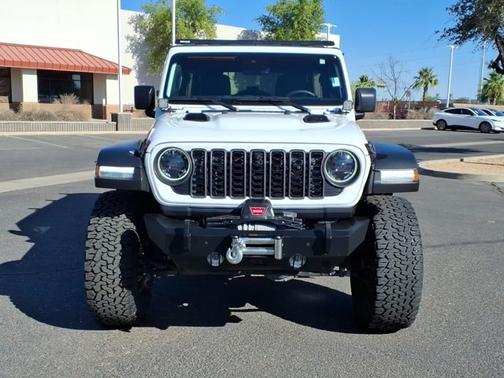 Bright White Clearcoat 2024 Jeep Wrangler RUBICON