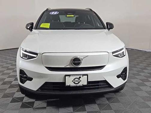 2023 Volvo XC40 Plus
