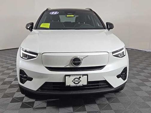 2023 Volvo XC40 Plus