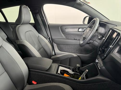 2023 Volvo C40 Recharge Pure Electric Twin Core