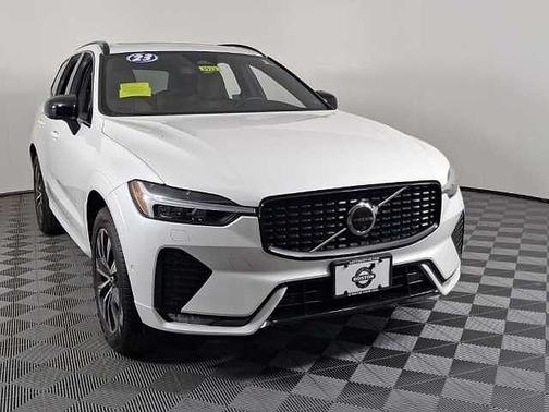 Crystal White 2023 Volvo XC60 Plus