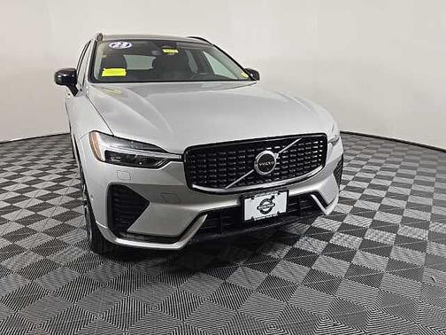 2023 Volvo XC60 Plus