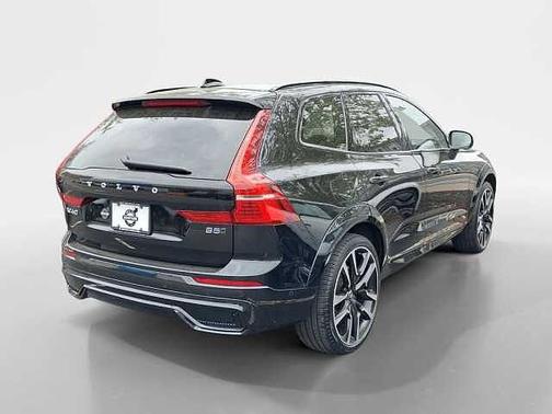 Onyx Black 2024 Volvo XC60 B5 Ultimate Dark Theme