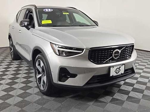 2023 Volvo XC40 Plus