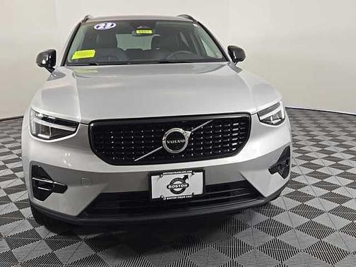 2023 Volvo XC40 Plus