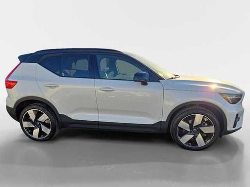 2024 Volvo XC40 Ultimate