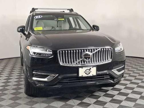 Onyx Black 2025 Volvo XC90 Plus
