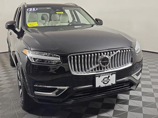 2025 Volvo XC90 Plug-In Hybrid T8 Plus
