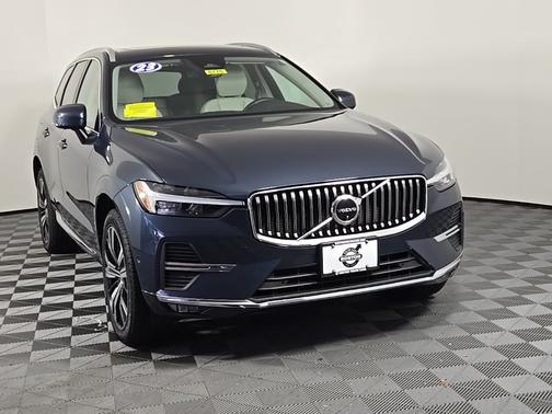 2023 Volvo XC60 B5 Plus Bright Theme