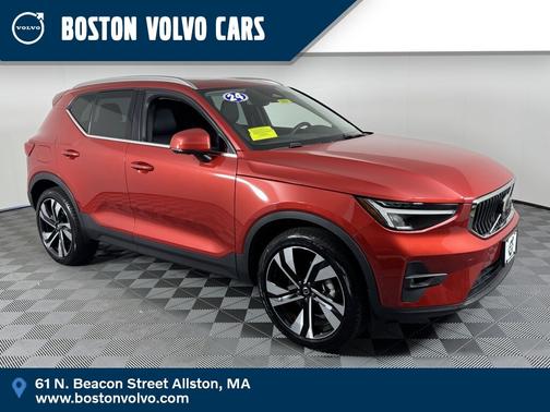 2024 Volvo XC40 B5 Plus Bright Theme