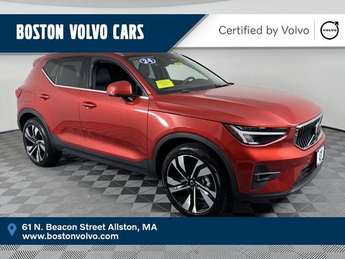 2024 Volvo XC40 B5 Plus Bright Theme