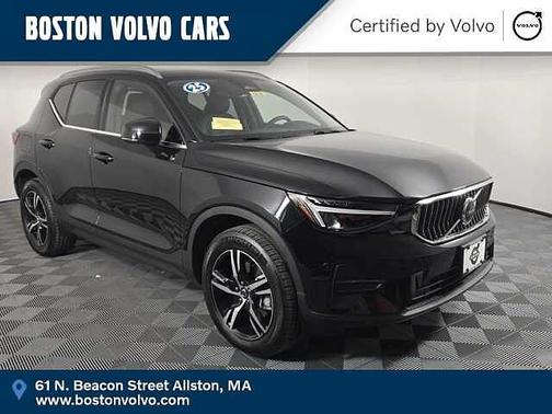 2025 Volvo XC40 Core
