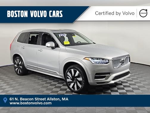 2025 Volvo XC90 Plug-In Hybrid T8 Plus