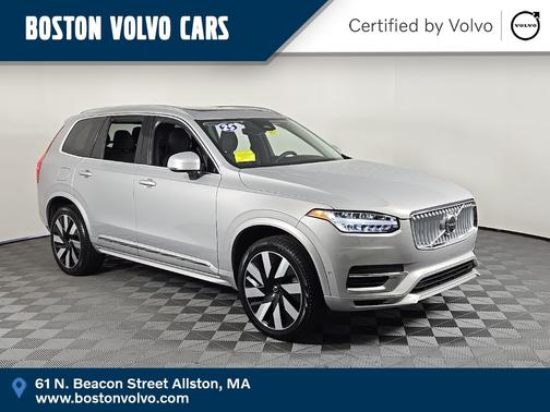 2025 Volvo XC90 Plug-In Hybrid T8 Plus