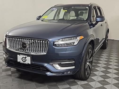 2024 Volvo XC90 B6 Plus Bright Theme