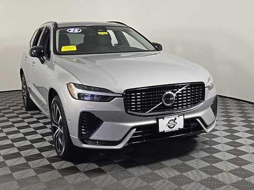2025 Volvo XC60 Plus