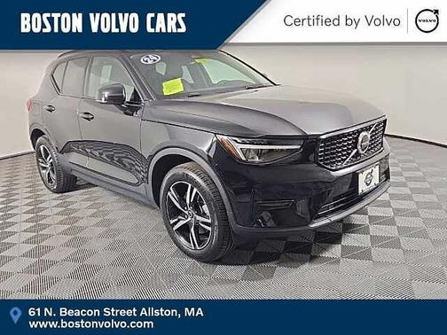 2024 Volvo XC40 Core