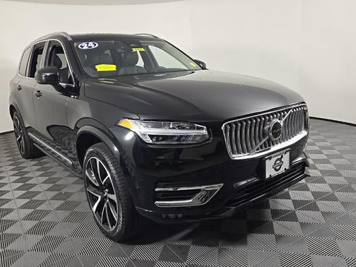 2024 Volvo XC90 B6 Plus Bright Theme