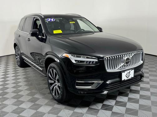 2024 Volvo XC90 B5 Plus