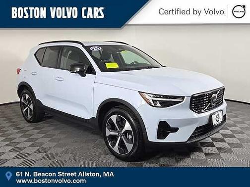 2025 Volvo XC40 Plus