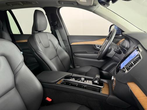 2024 Volvo XC90 Recharge Plug-In Hybrid T8 Plus Bright Theme 7 Passenger
