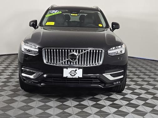 2024 Volvo XC90 B6 Plus Bright Theme