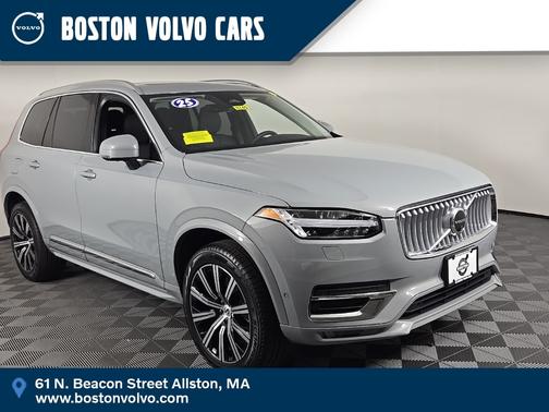 2025 Volvo XC90 B5 Plus
