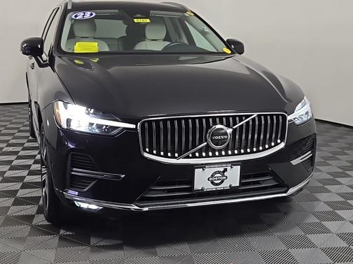 2023 Volvo XC60 B5 Plus Bright Theme
