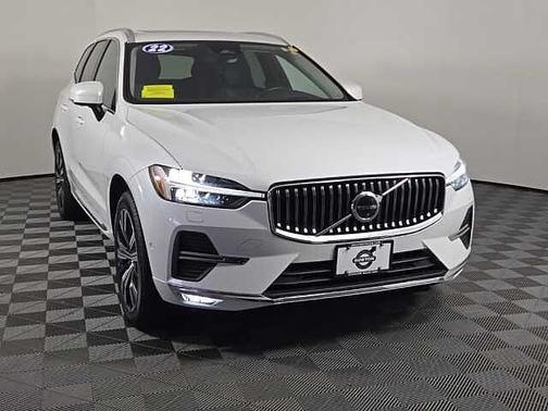 2022 Volvo XC60 B5 Inscription
