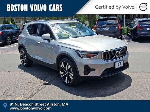 Silver Dawn 2024 Volvo XC40 Plus