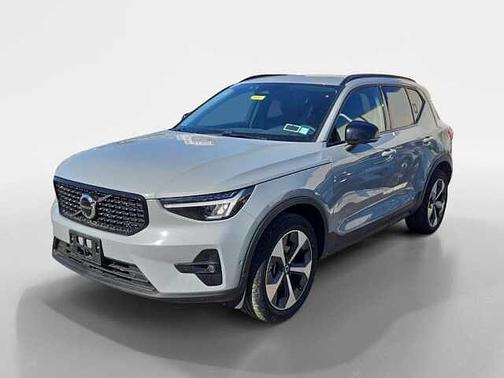 2024 Volvo XC40 Plus