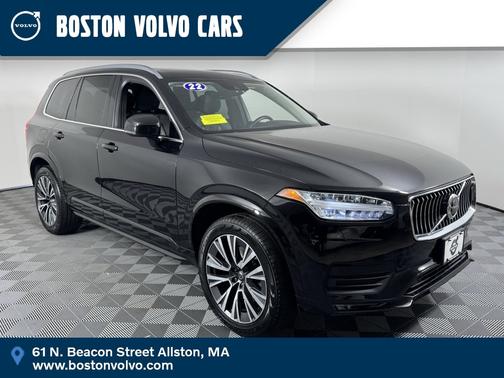 2022 Volvo XC90 T6 Momentum
