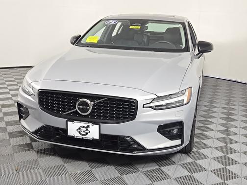 2025 Volvo S60 B5 AWD Core