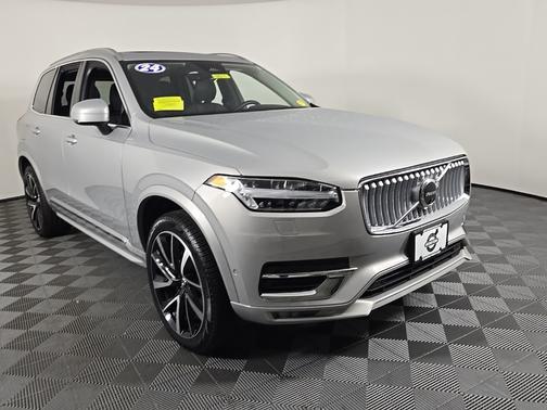 2024 Volvo XC90 B6 Plus Bright Theme