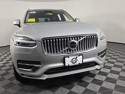 2024 Volvo XC90 B6 Plus Bright Theme