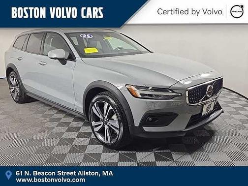 2025 Volvo V60 Cross Country Plus