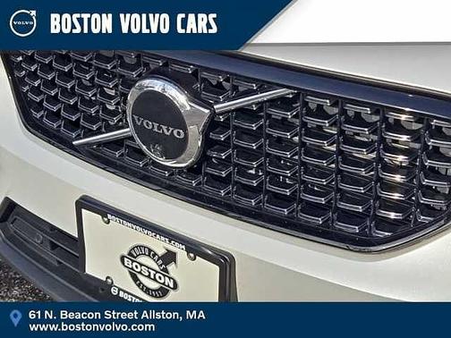 2023 Volvo XC40 Plus