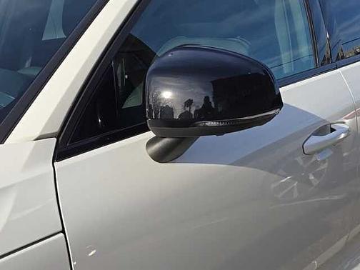 2023 Volvo XC40 Plus