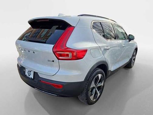 2023 Volvo XC40 Plus